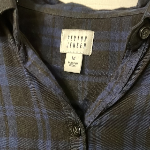 Peyton Jensen Button Down Top - Picture 3 of 5